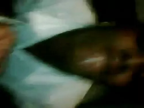 فاتنة شقراء لديها ال ...
