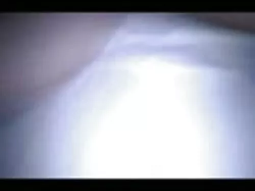 امرأة سمراء في سن اف ...